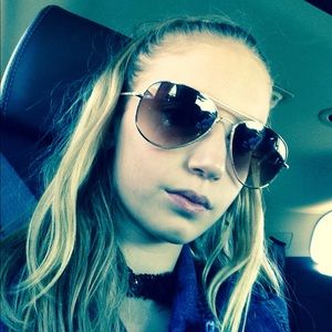 Meet your Posher, Alyssa